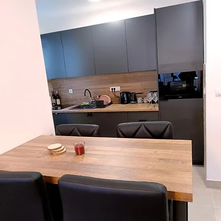 Divcinova Mina דירה *